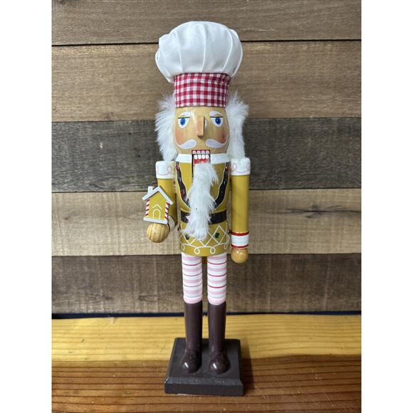 Gingerbread Baker Nutcracker Figurine 15” -flaw - Picture 1 of 8